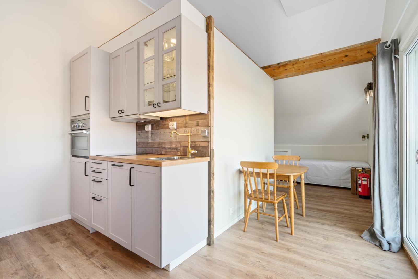 Sveggvika Guesthouse Sveggen Pokoj fotografie